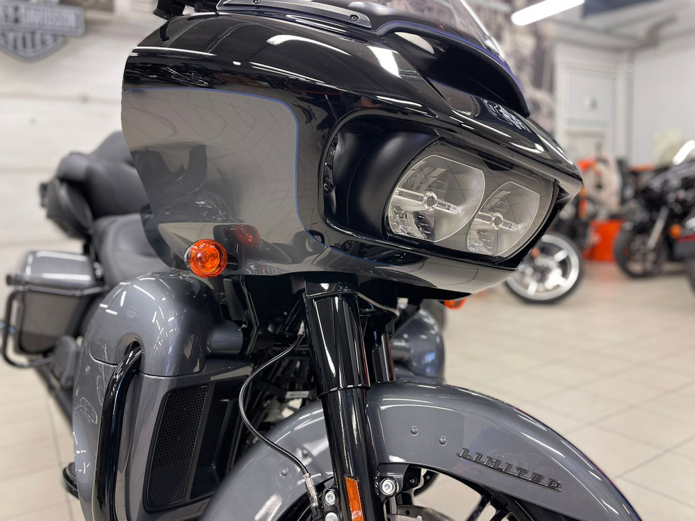 Road Glide Limited 114 Harley-Davidson - Gauntlet Gray Metallic (Black Finish)
