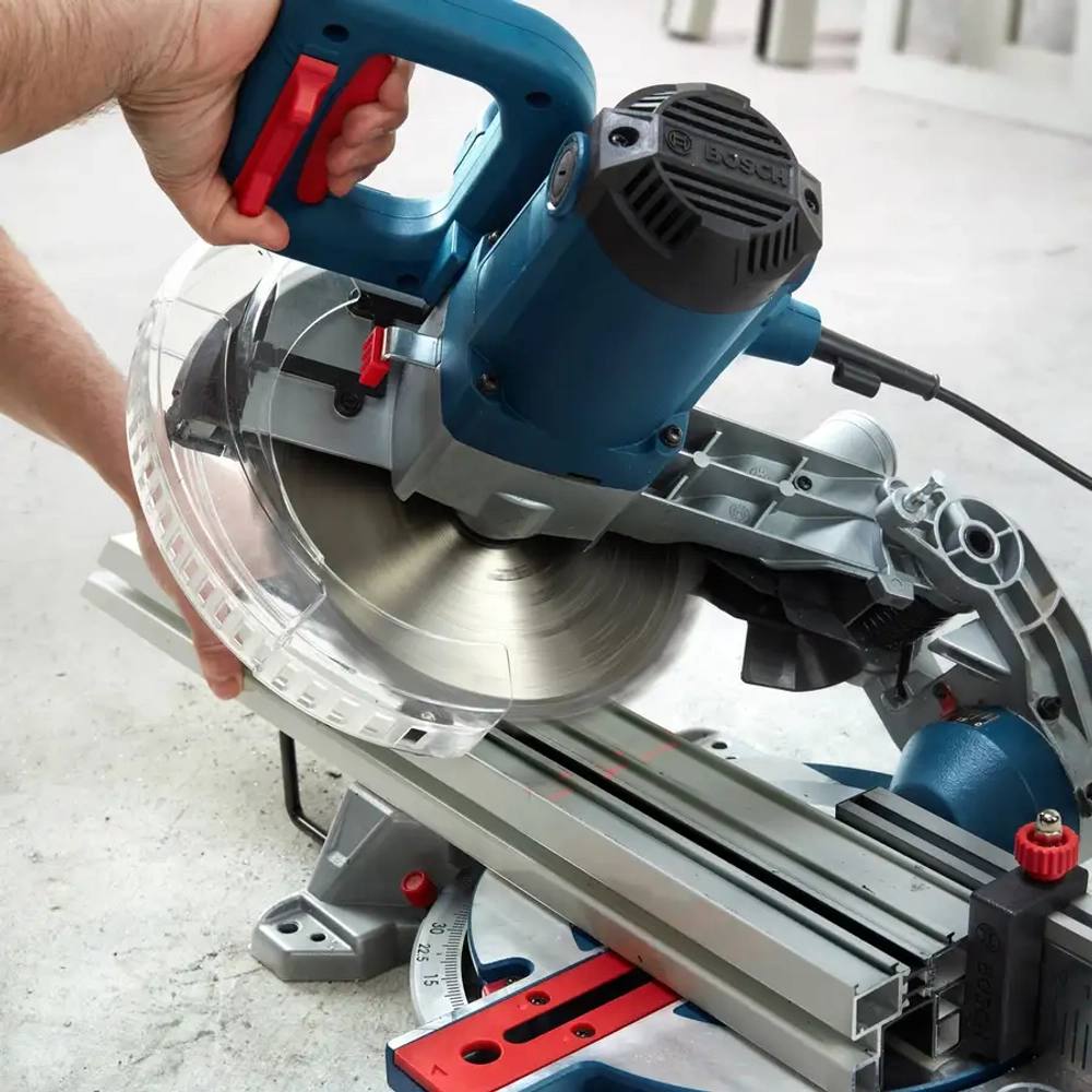 Торцовочная пила GCM 216 BOSCH 0601B33000