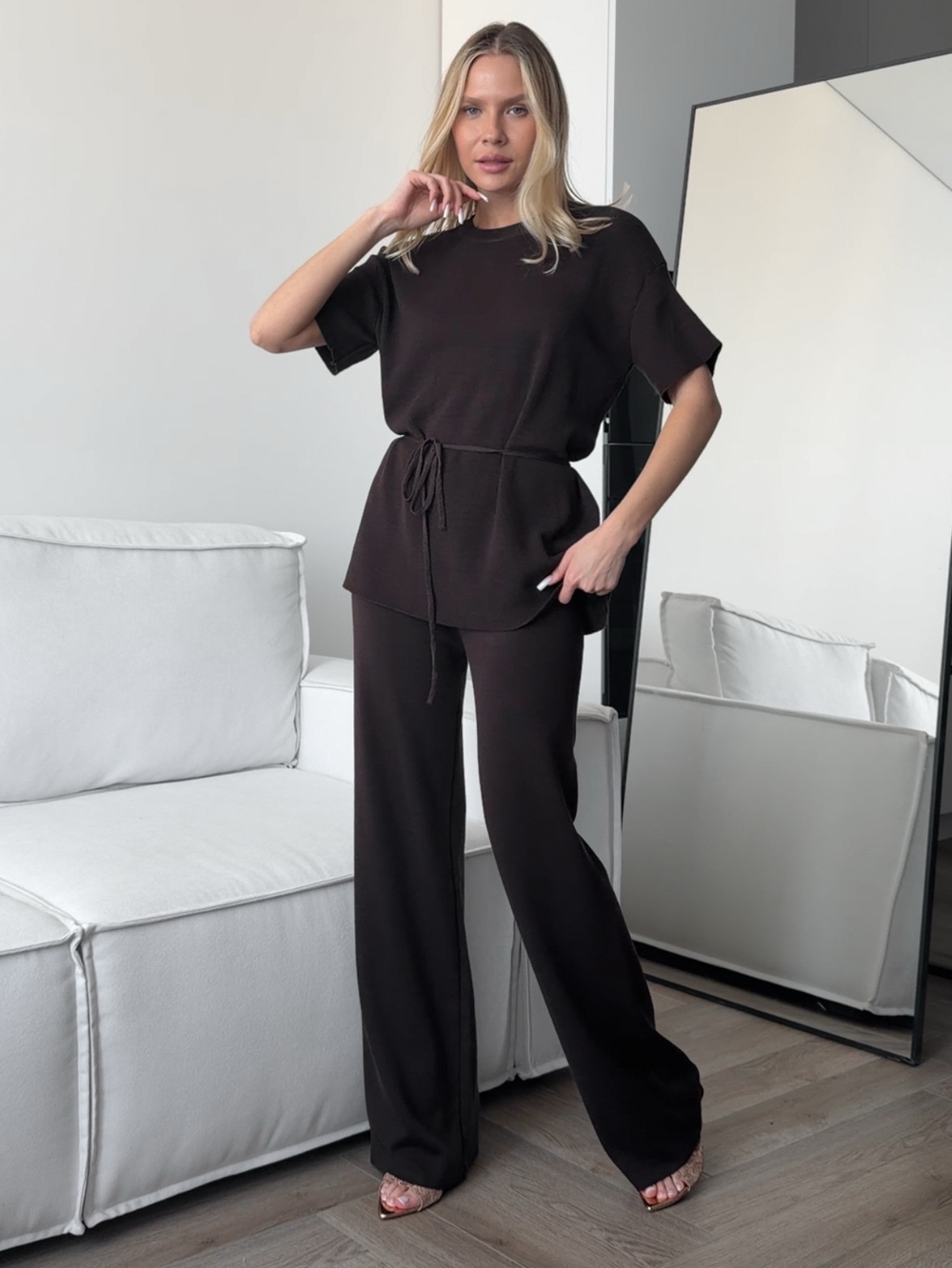 Комплект вязаный, удлиненная футболка на завязке и брюки