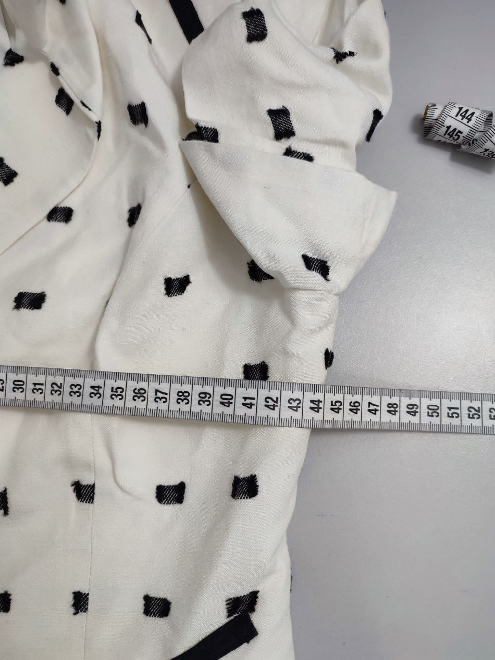 Костюм Caterina юбочный светлый 38 размер