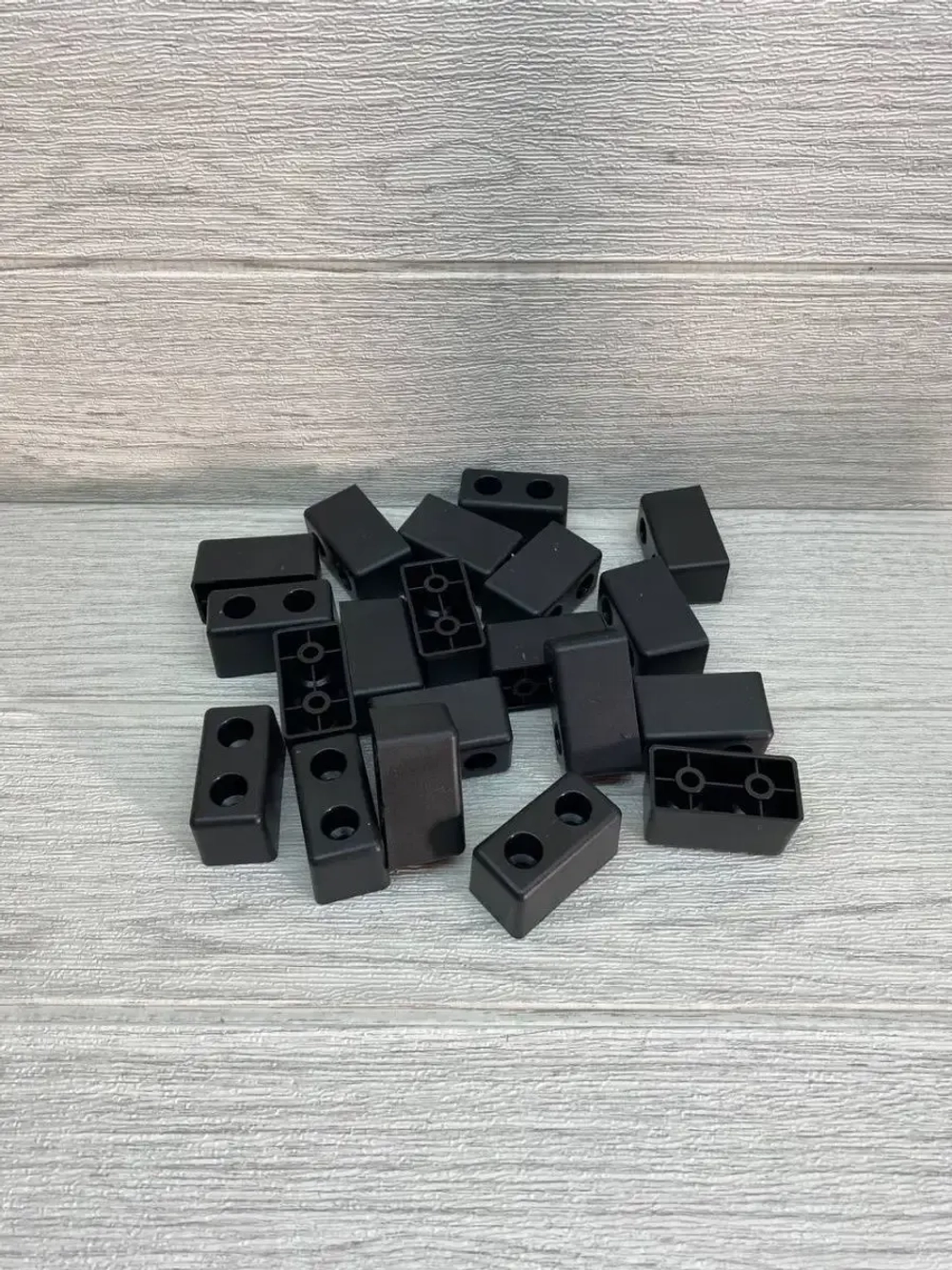 Пластиковые ножки для мебели дивана шкафа тумбочки стола