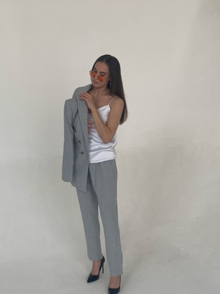 пошив на заказ женского брючного костюма
