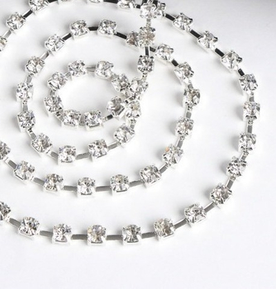 Цепь со стразами, ss16, ш. 4 мм, серебро в серебряной оправе