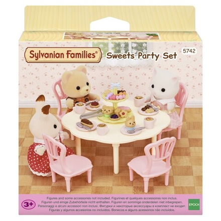 Sylvanian Families - Стол, стулья и много сладостей 5742 / артикул   5742  / GTIN 5054131057421