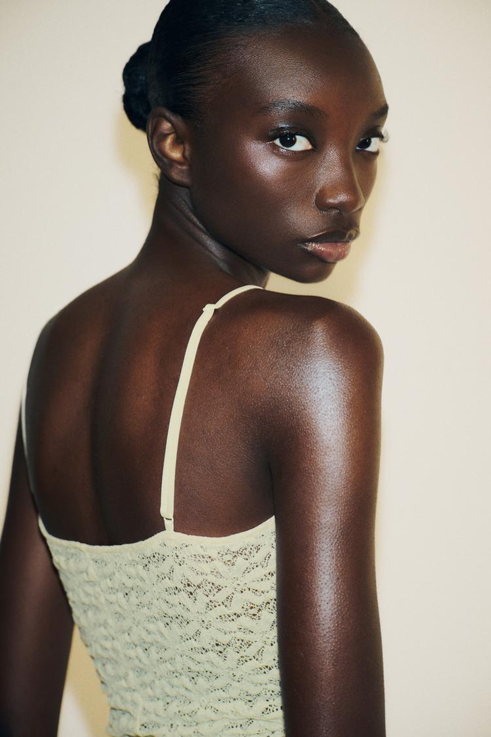 ZARA КРУЖЕВНОЙ ТОП НА БРЕТЕЛЯХ, ЭКРЮ