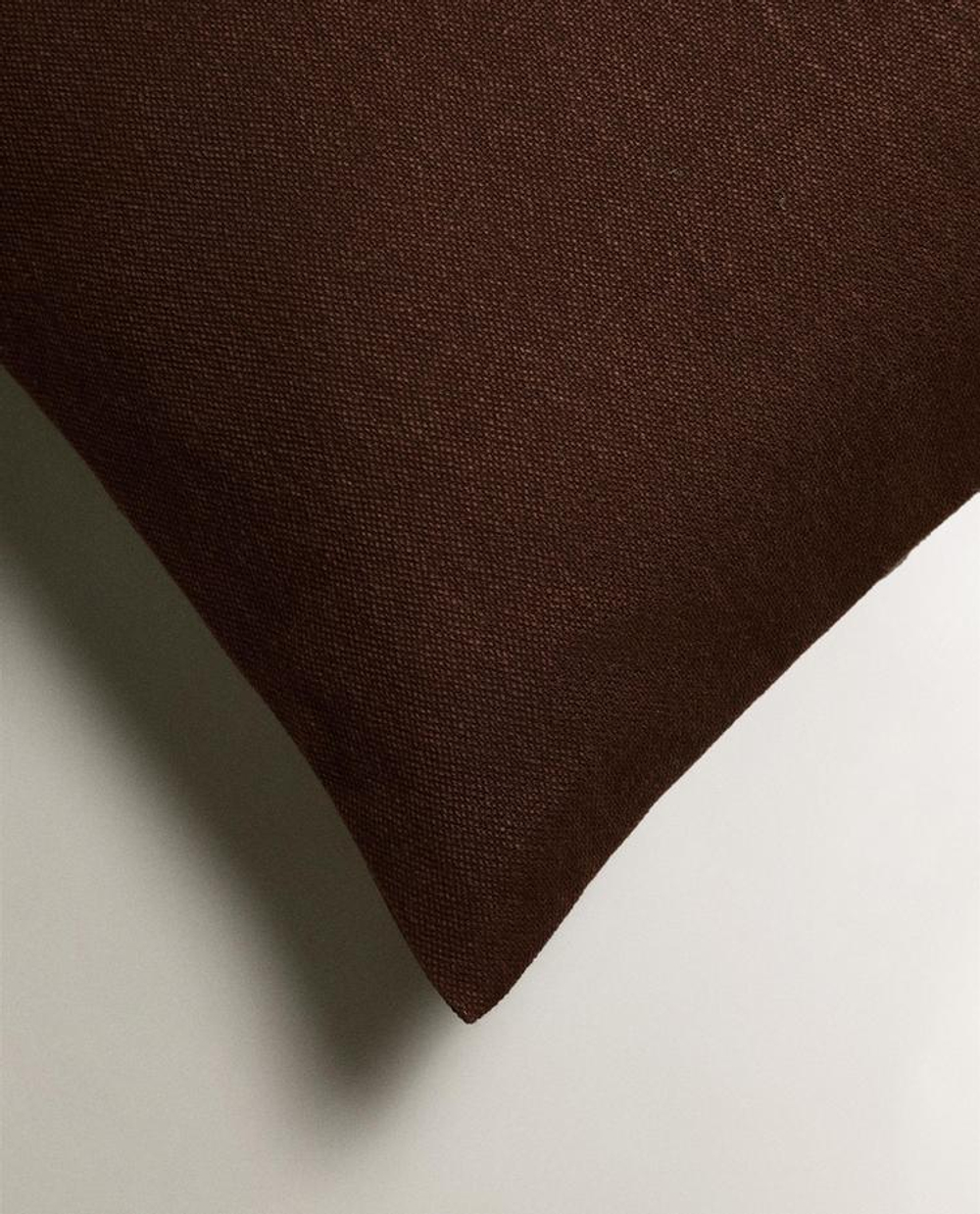 ZARA HOME ОДНОТОННАЯ НАВОЛОЧКА, КОРИЧНЕВЫЙ