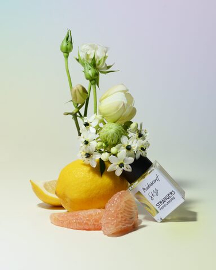 Strangers Parfumerie Iridescent Sky