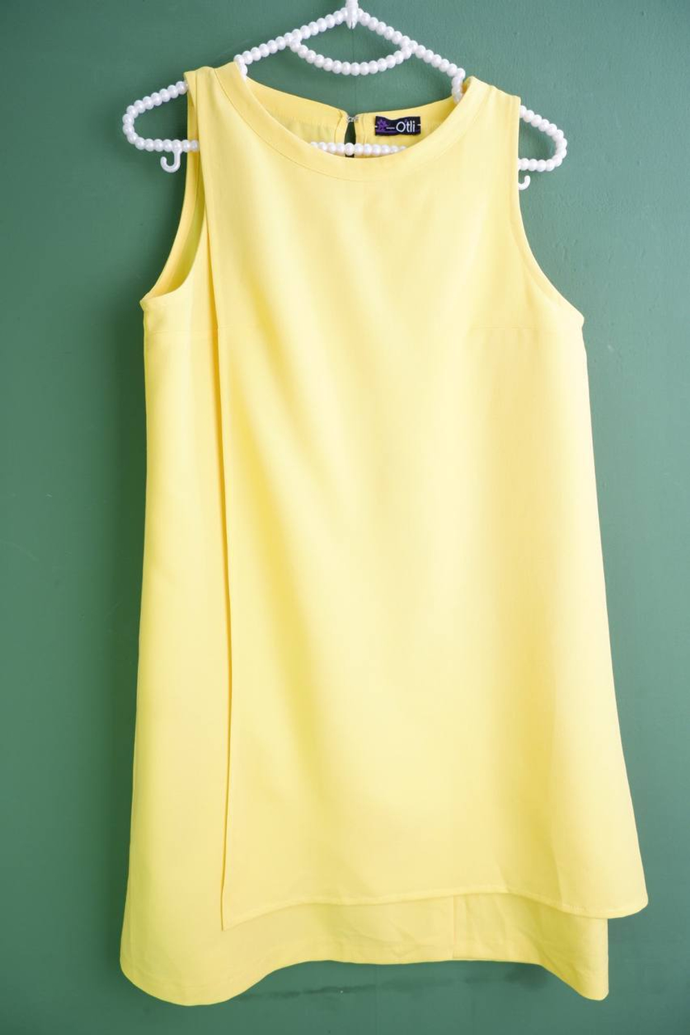 Платье Otli солнечного цвета, визуально на 44 размер