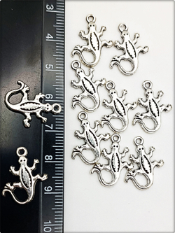 Подвески для рукоделия "Ящерицы" серебристые.