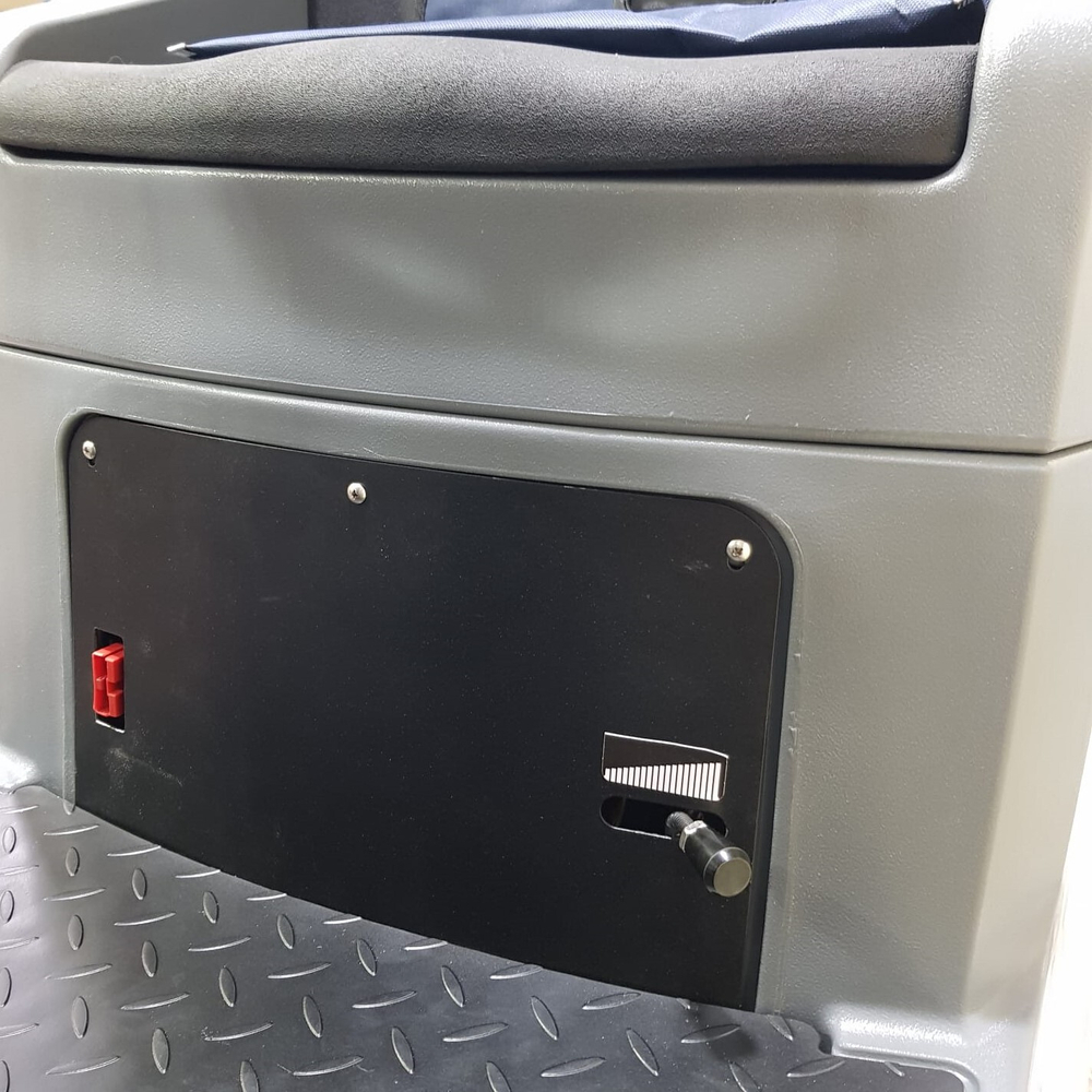 Поломоечная машина c местом для оператора Twinc C70DB 24V150AhLi30A (70см/80л)