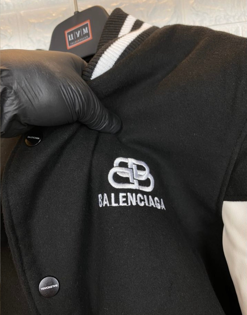 Бомбер куртка Balenciaga