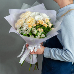 Сборный букет с пионовидной розой