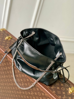 Louis Vuitton Off Duty Vibe MM