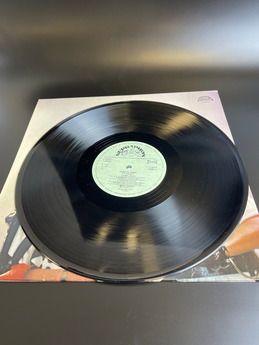 Hana & Dana виниловая пластинка 12 дюймов Closer Czechoslovakia, Чехословакия, ARTIA, LP, винтаж 1987 год