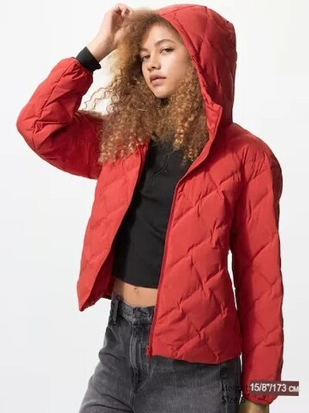 UNIQLO КУРТКА С КАПЮШОНОМ, КРАСНЫЙ