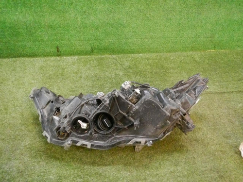 Битая Фара правая Toyota RAV4 5 XA50 (2018-н.в.) LED