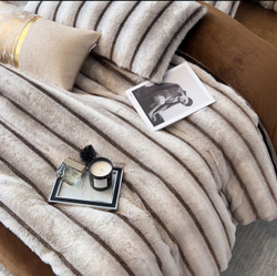 Постельное белье ЕВРО (двуспалка) Флис-велюр Светло серый с коричневым