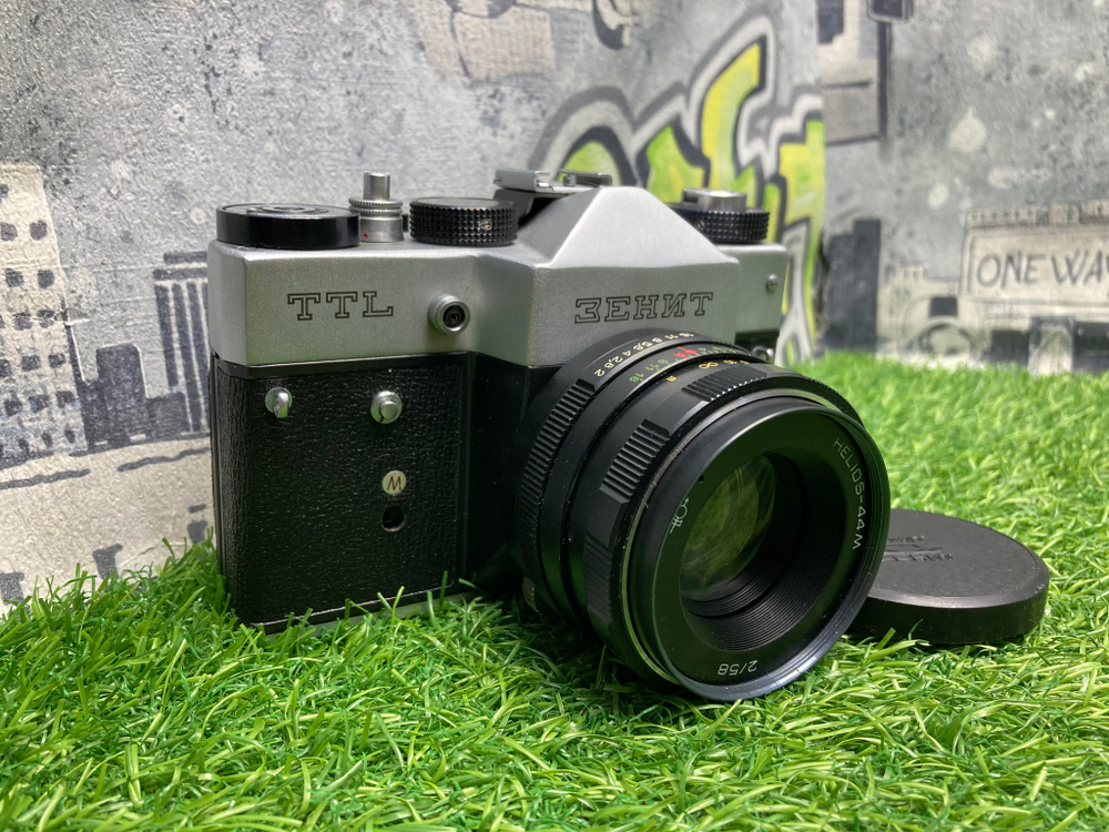 Helios-44M