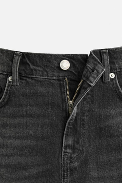 ZARA ДЖИНСОВЫЕ ШОРТЫ REGULAR FIT, УГОЛЬНЫЙ