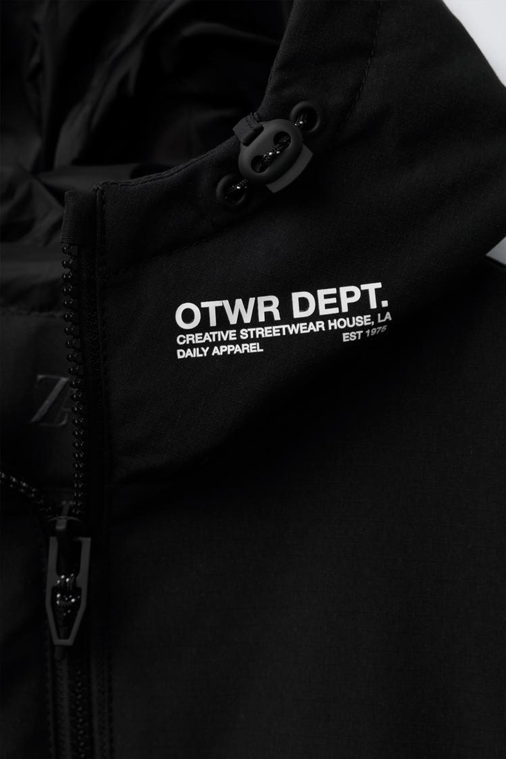 ZARA КУРТКА ИЗ ИСКУССТВЕННОЙ ОВЧИНЫ И НЕЙЛОНА, ЖЕЛТОВАТО-БЕЛЫЙ