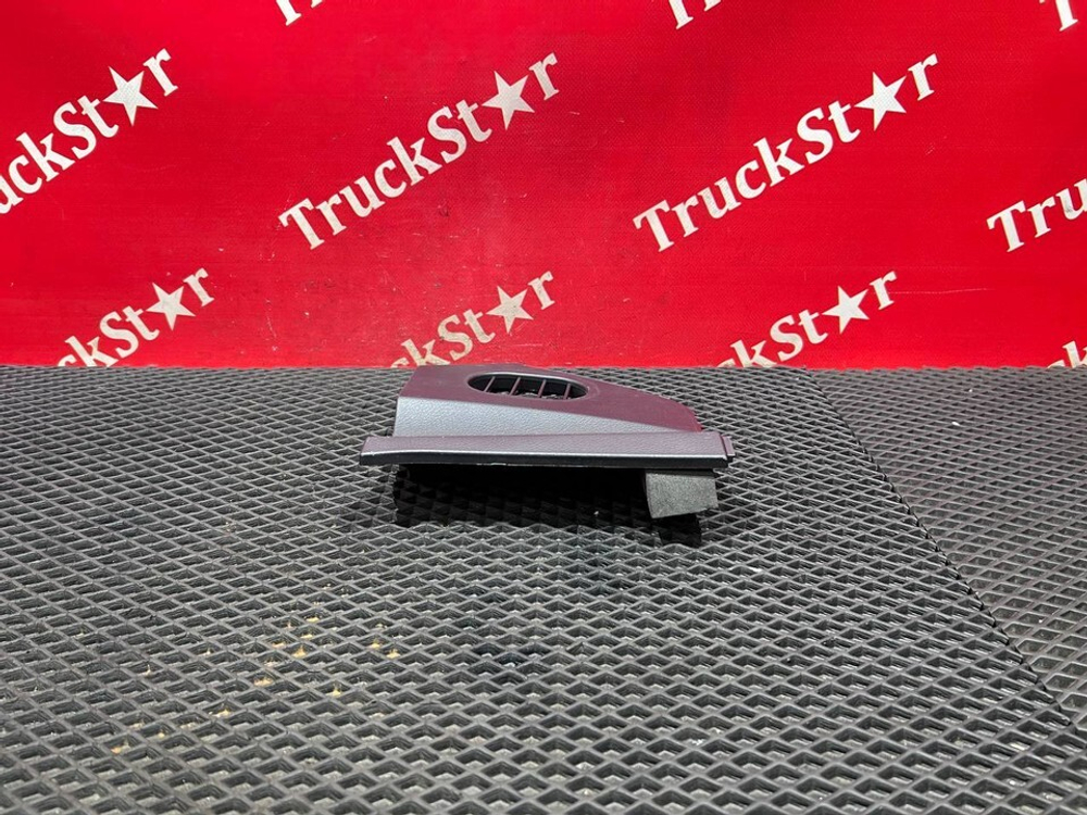 Накладка торпедо левая 2024 г