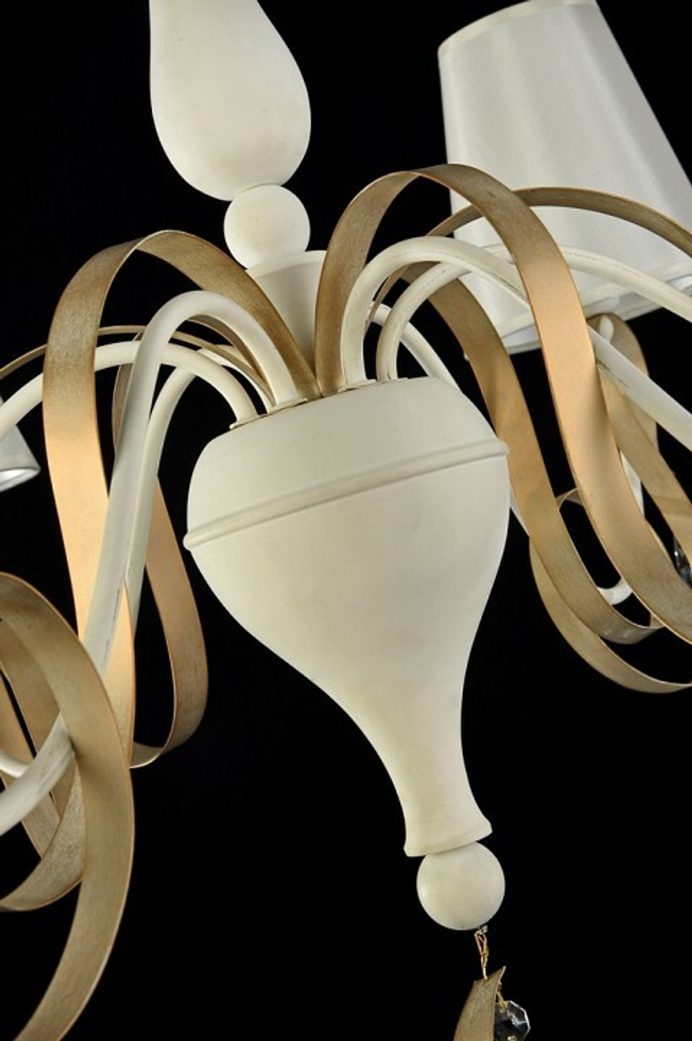 Подвесная люстра Maytoni ARM010-06-W