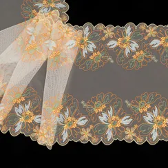 Вышивка на сетке молочная/цветочная 30 см