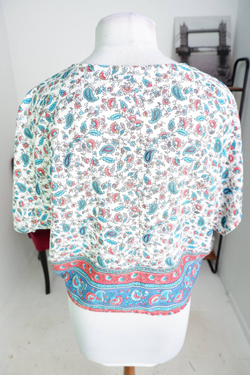 Блузка Твое лаконичная, визуально на 46/48 размер