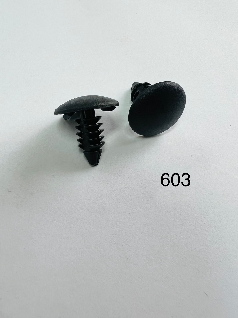 Клипса иномарка  Код- 603 (20шт/уп)