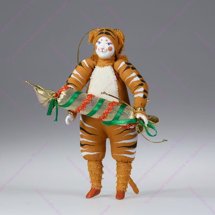 Ёлочная игрушка Тигрёнок с аксессуаром