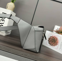 Поясная сумка Loewe
