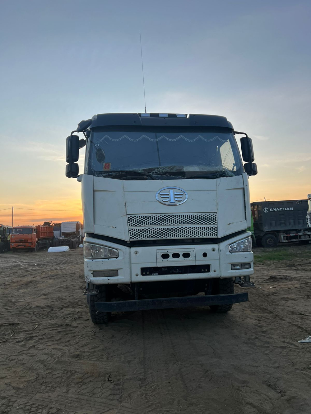 FAW J6 8x4 Самосвал СА3310Р66K24T4E5