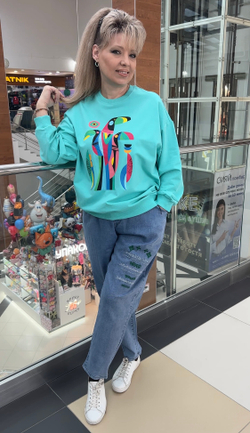 Свитшот-толстовка белая с цветными туканами