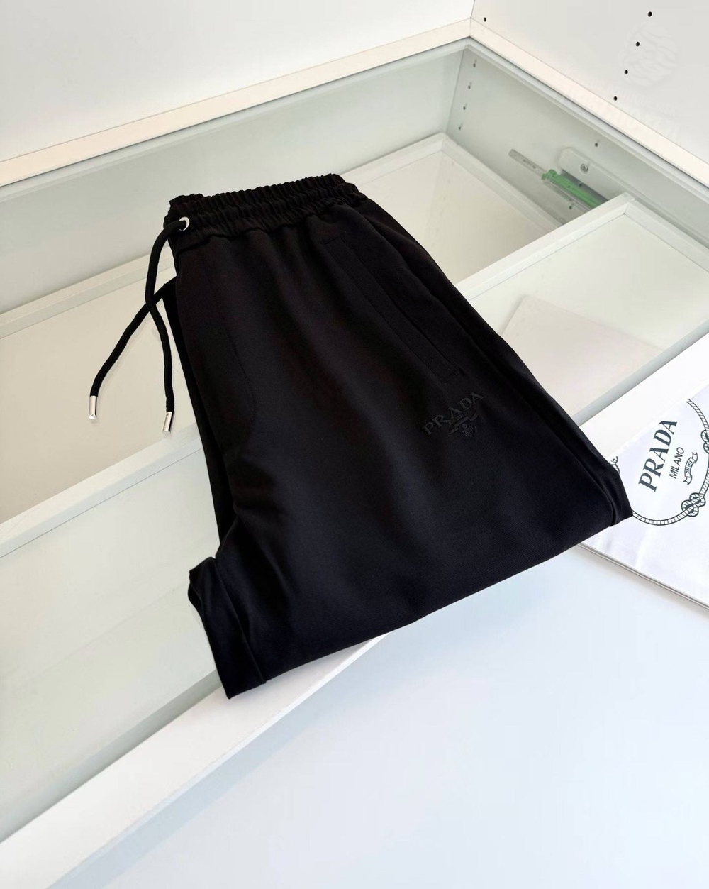 Спортивные штаны Prada