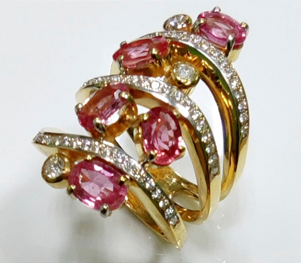 "Эстерелла" - кольцо с розовым сапфиром 750 пробы