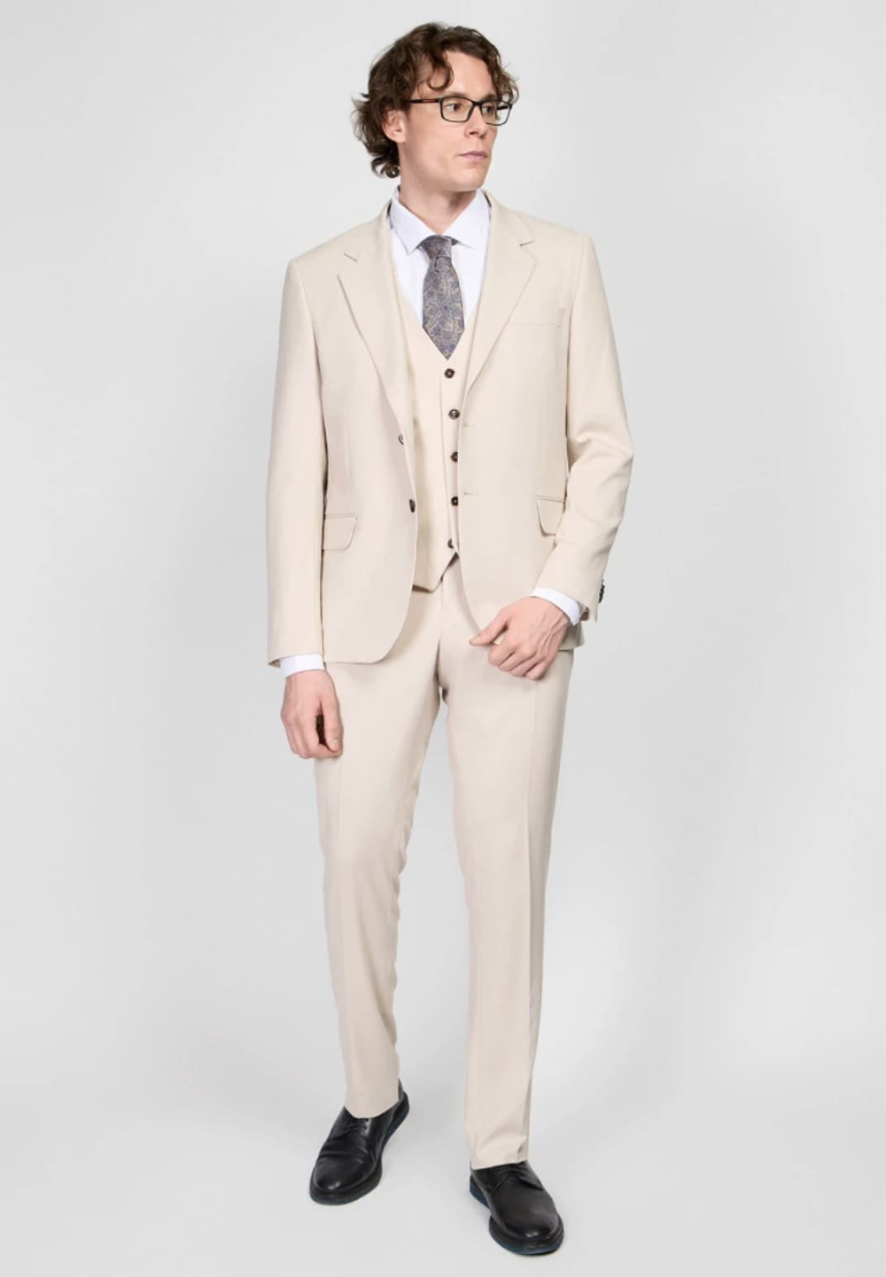 Мужской костюм тройка (молочный) В89