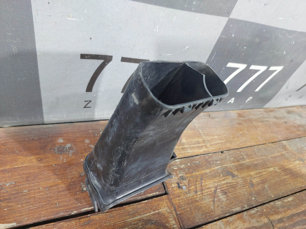 Воздуховод BMW 3-Series (F30)  Б/У Оригинал 13717597584