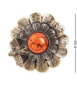 AM- 957 Брошь «Хризантема с пчелкой» (латунь, янтарь)