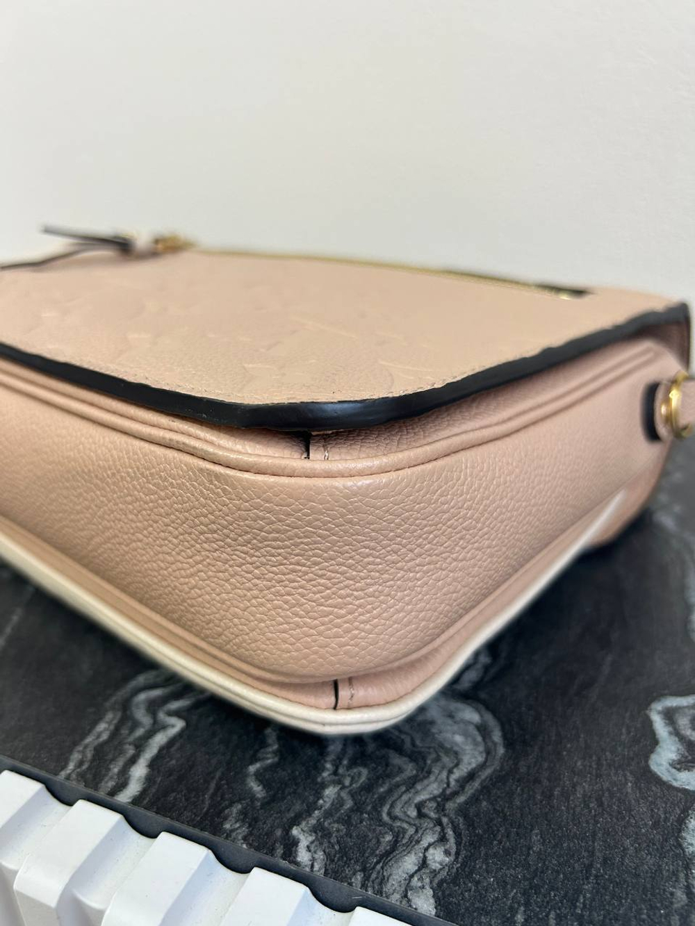 Сумка Louis Vuitton Pochette metis