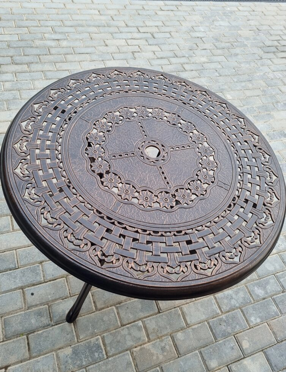 Круглый металлический стол Gera 100 из литого алюминия, античная бронза