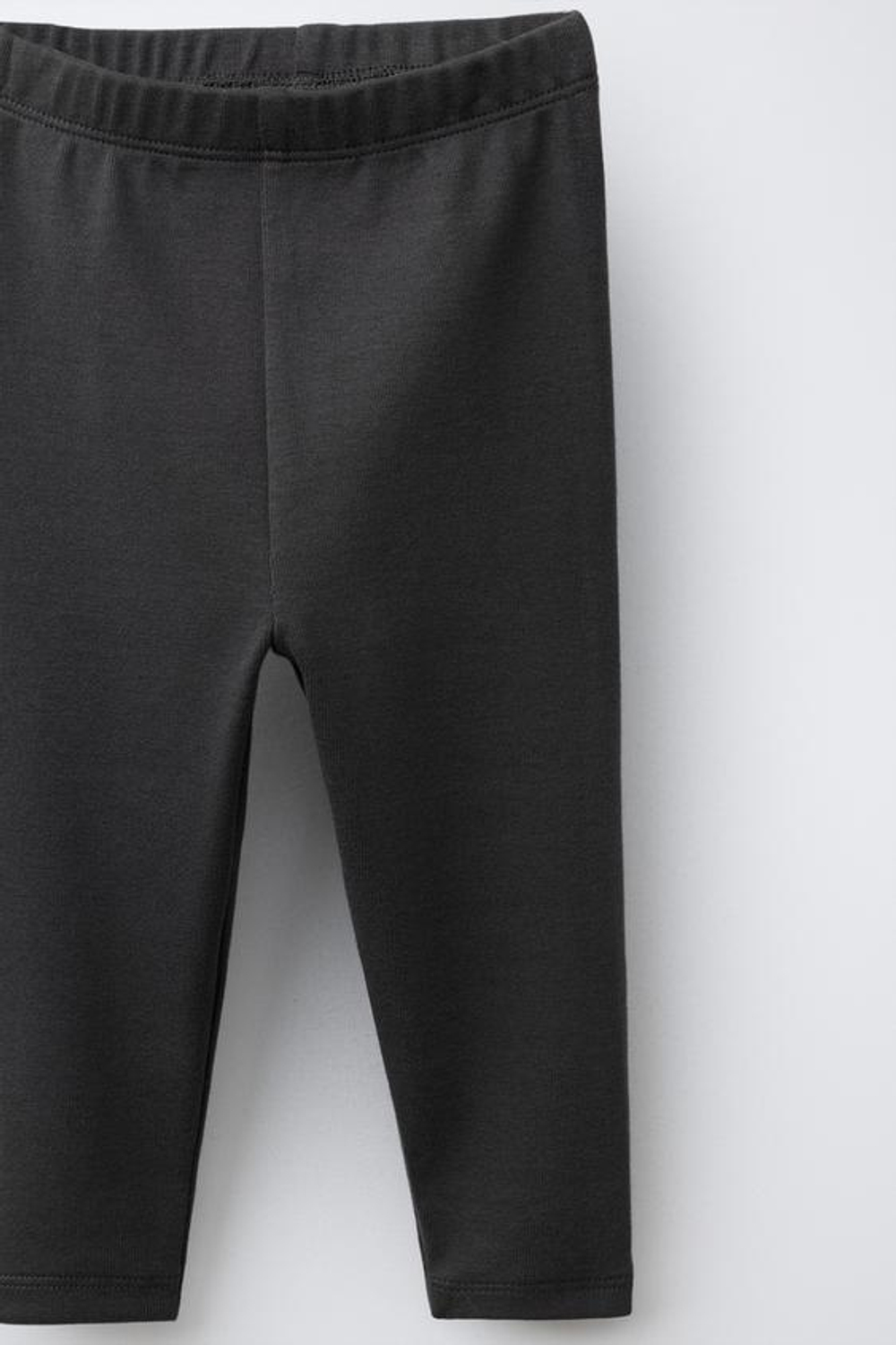 ZARA КОМПЛЕКТ ИЗ ТОЛСТОВКИ И ОДНОТОННЫХ ЛЕГИНСОВ, ТЕМНЫЙ АНТРАЦИТ