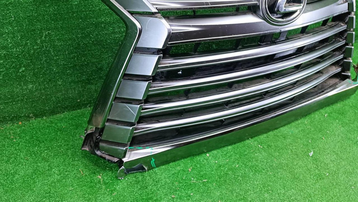 Решетка радиатора Lexus LX 3 (2015-2023)