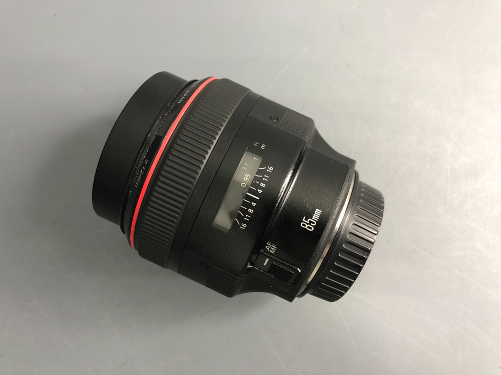 Canon EF 85mm 1.2L II USM