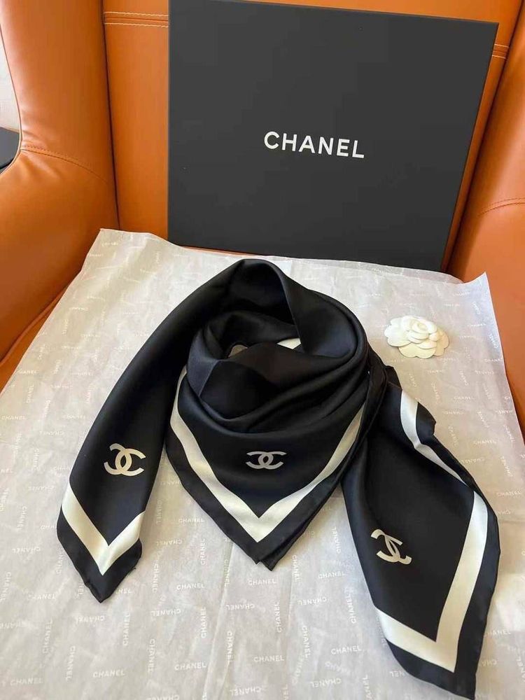 Платок CHANEL