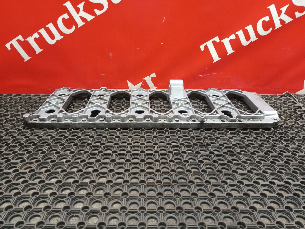 Плита двигателя 2018 г.