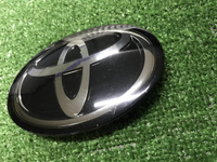 Эмблема решетки радиатора Toyota Camry xv70 17-21