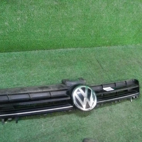 Решетка радиатора VW Golf 7 (2012-2017)