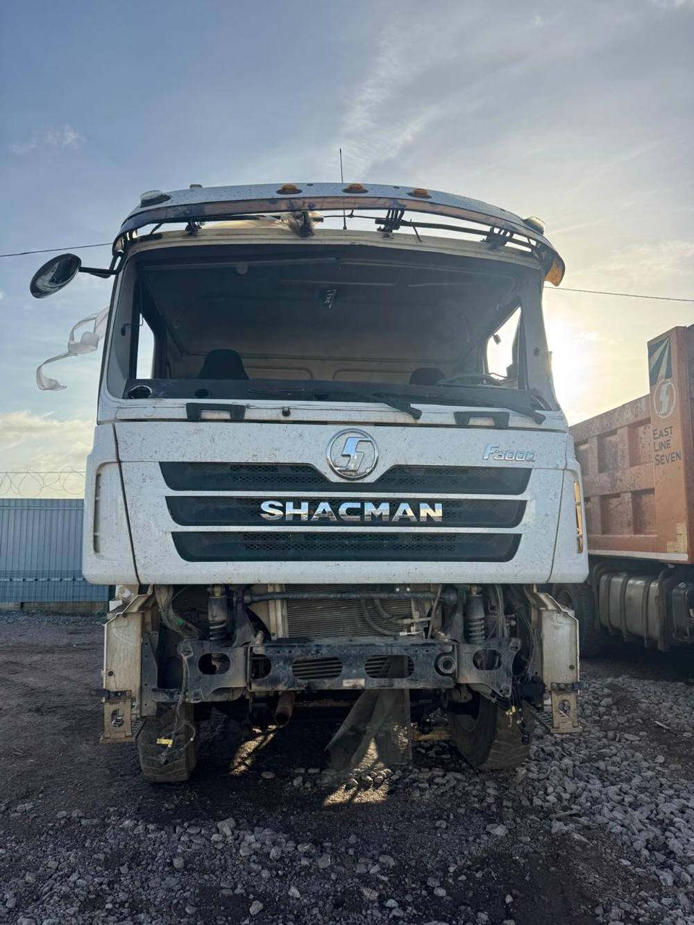 Shacman (Shaanxi) SX* 6x4 Самосвал SX3255DR384 (Дизельный, 9,7 л, 336 л.с., МТ)