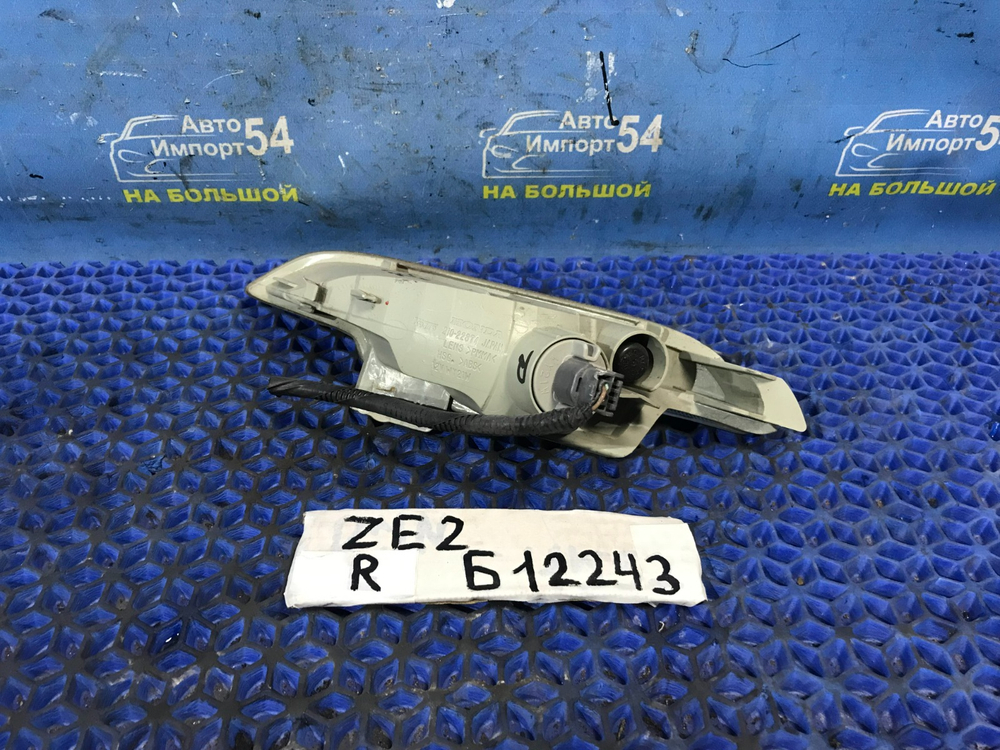 Повторитель в бампер правый Honda INSIGHT 2009-2011