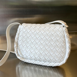 Bottega Veneta Small Cobble Messenger 27 cm